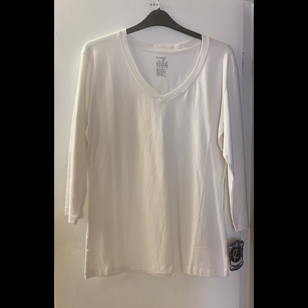 Full Figure V-neck Long Sleeve T-Shirt